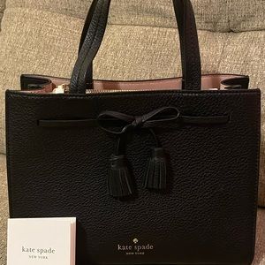 Kate Spade New York Hayes Street Small Isobel Satchel - Black.